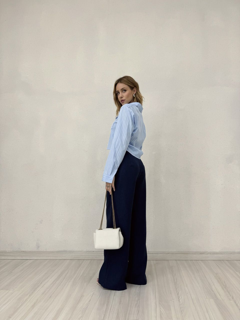 CAMISA CROPPED CLÉO AZUL