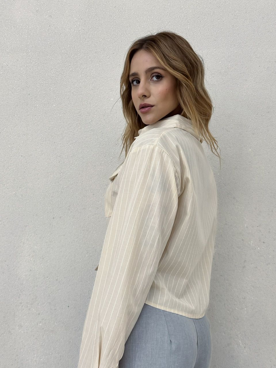 CAMISA CROPPED CLÉO NUDE