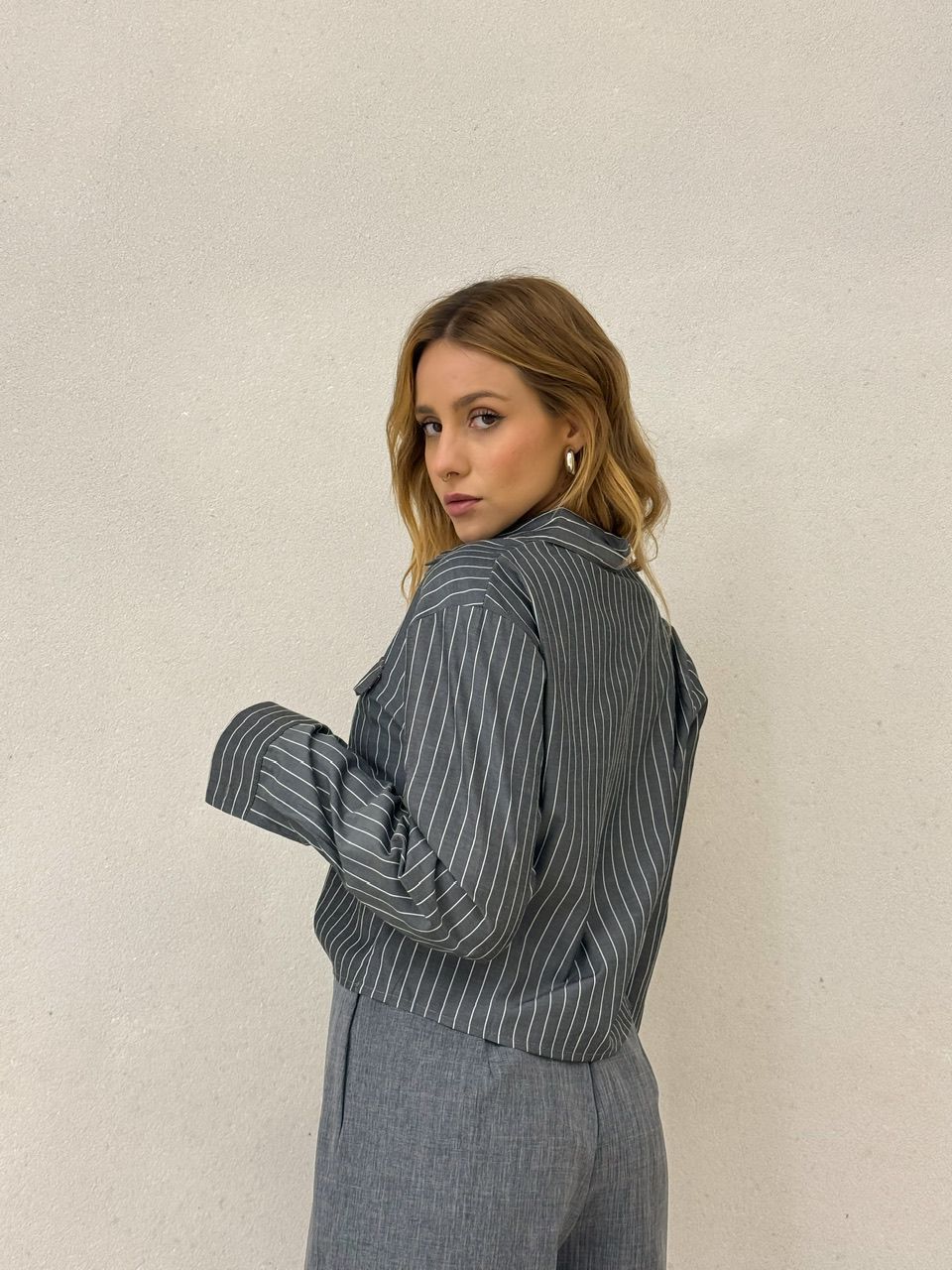 CAMISA CROPPED CLÉO PRETA