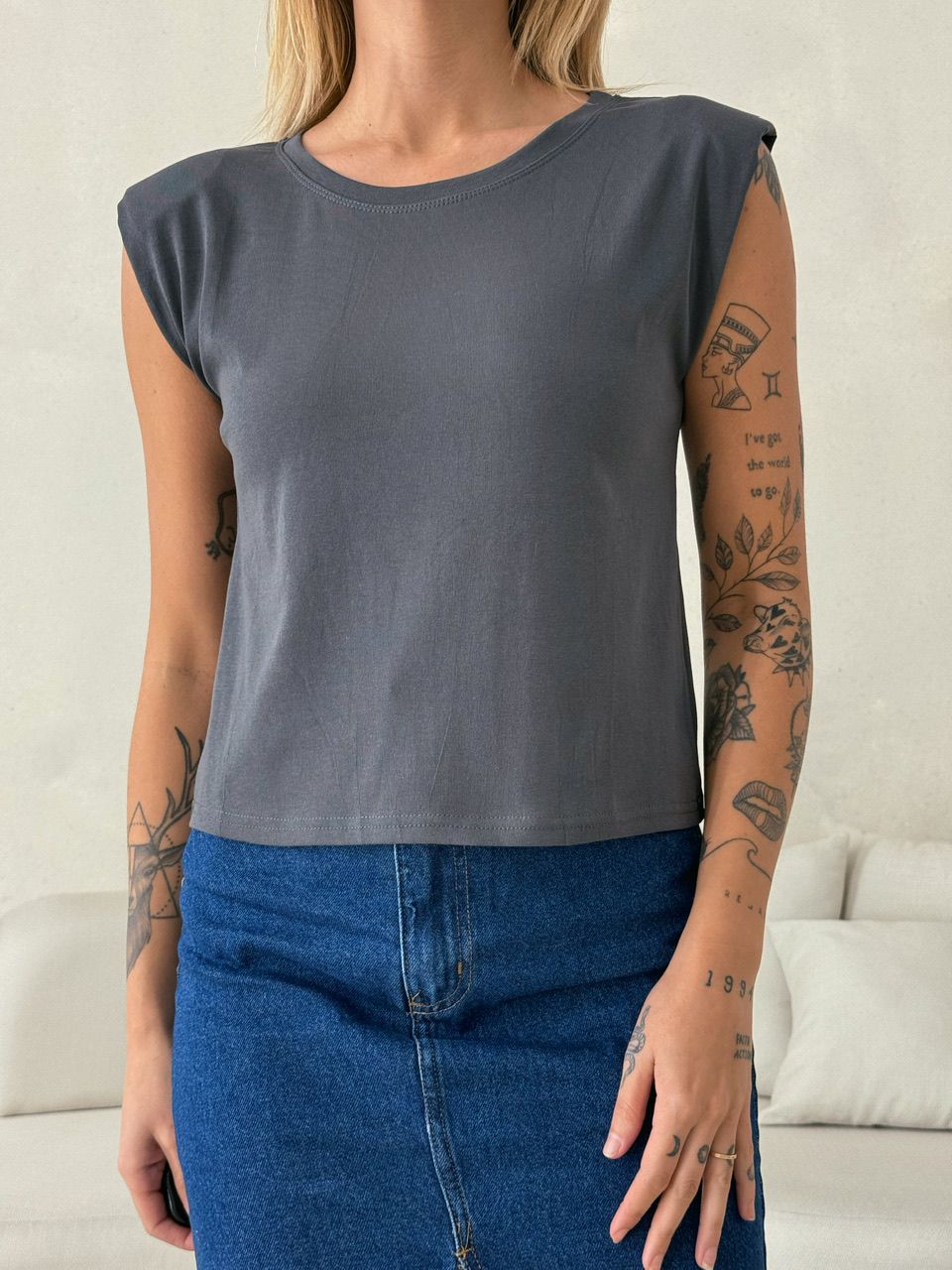 BLUSA CAMILA MUSCLE CINZA