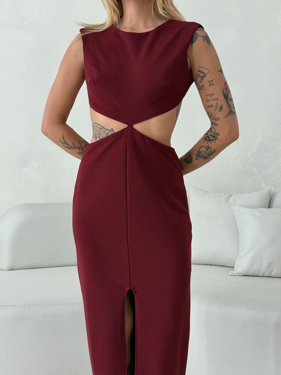 VESTIDO DETALHE VAZADO VINHO
