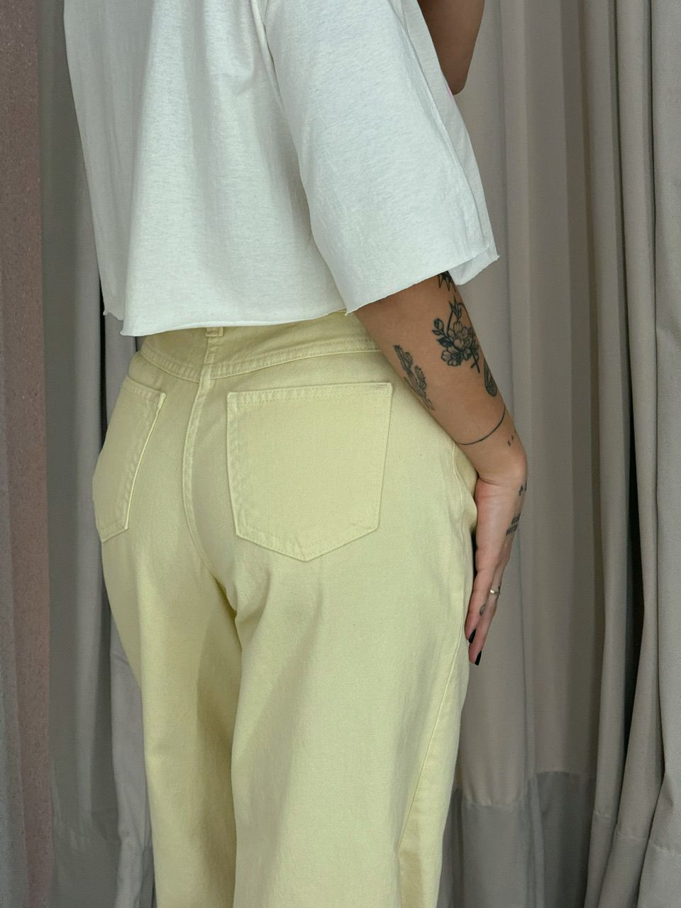 CALÇA MAIARA JEANS AMARELO MANTEIGA