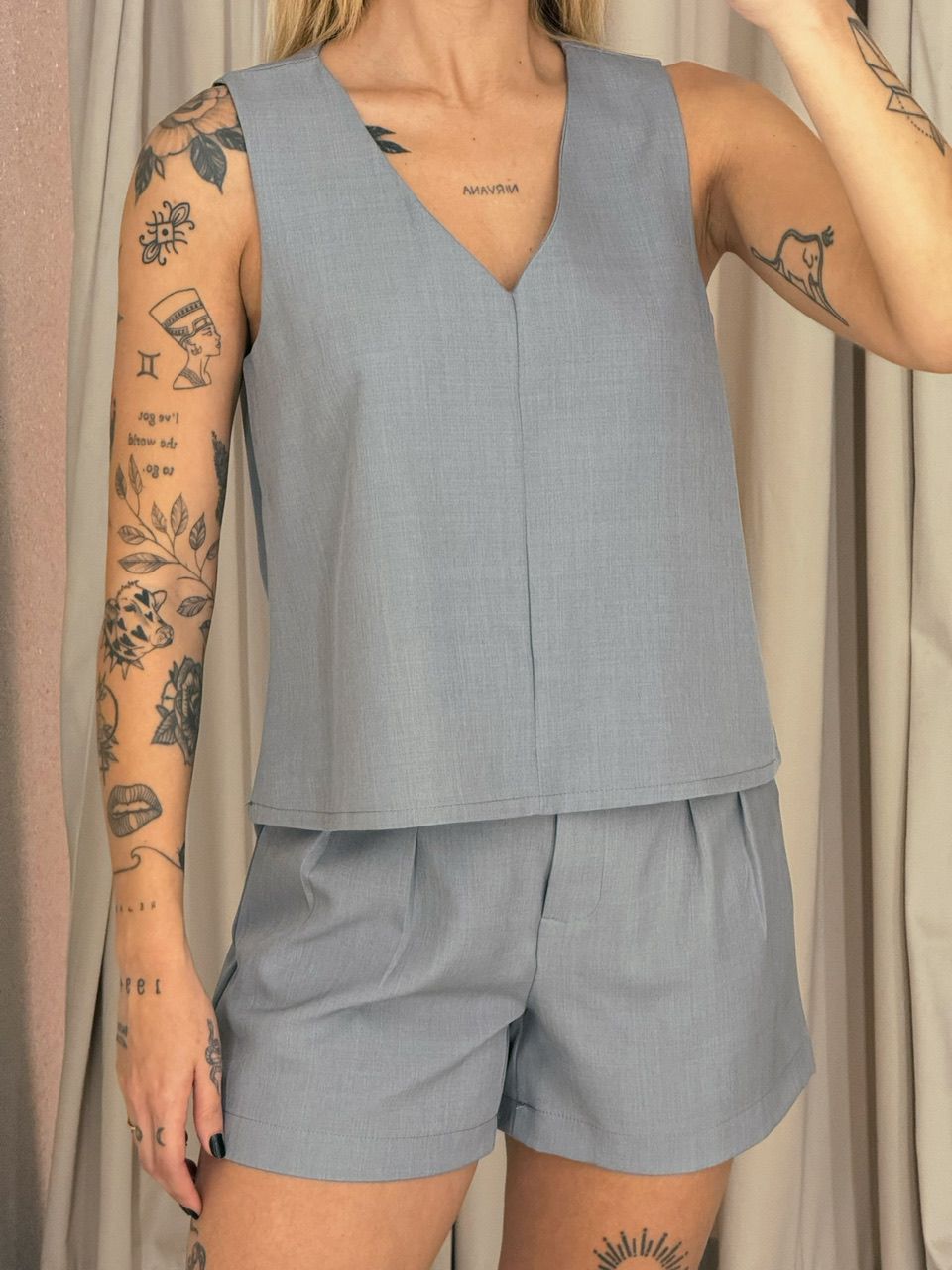 CONJUNTO GIOVANNA SHORT CINZA