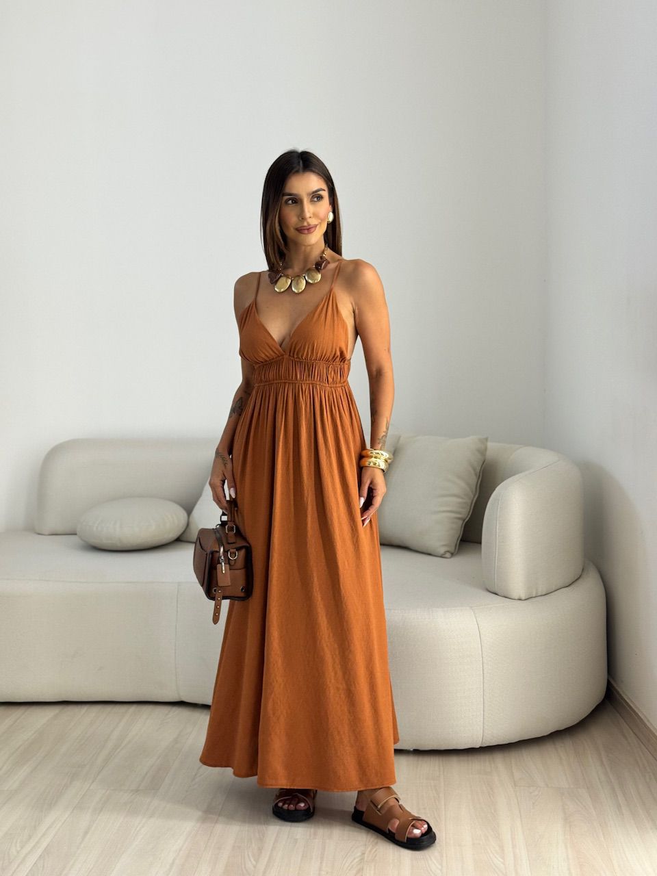 VESTIDO AYLA LONGUETE MARROM - 0068180054 - CAROLLA FERRARO