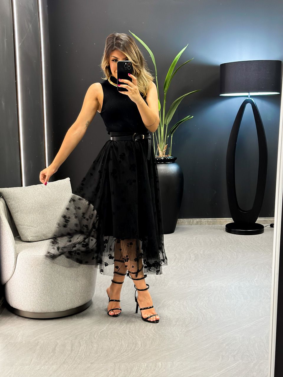SAIA FLOR TULE PRETA