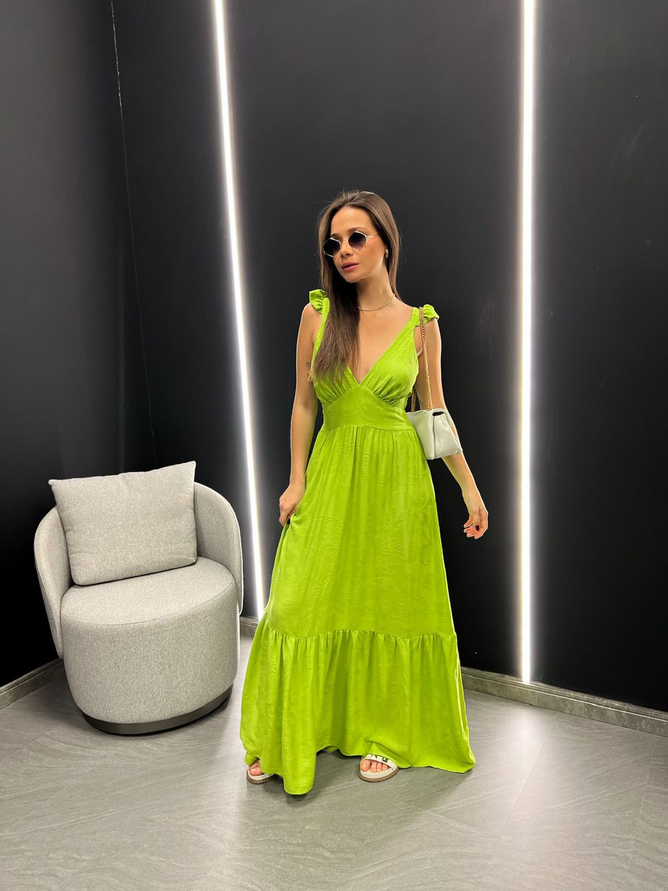 VESTIDO LEANDRA FLORAL VERDE LISO - 0044390275 - CAROLLA FERRARO