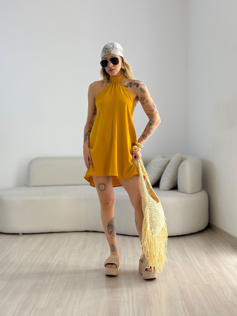 VESTIDO HELOISA CF FRENTE ÚNICA MOSTARDA - 0069830... - CAROLLA FERRARO