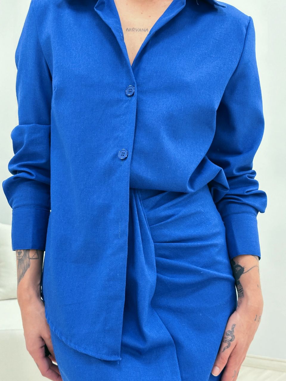 CONJUNTO OLÍVIA SAIA CAMISA AZUL