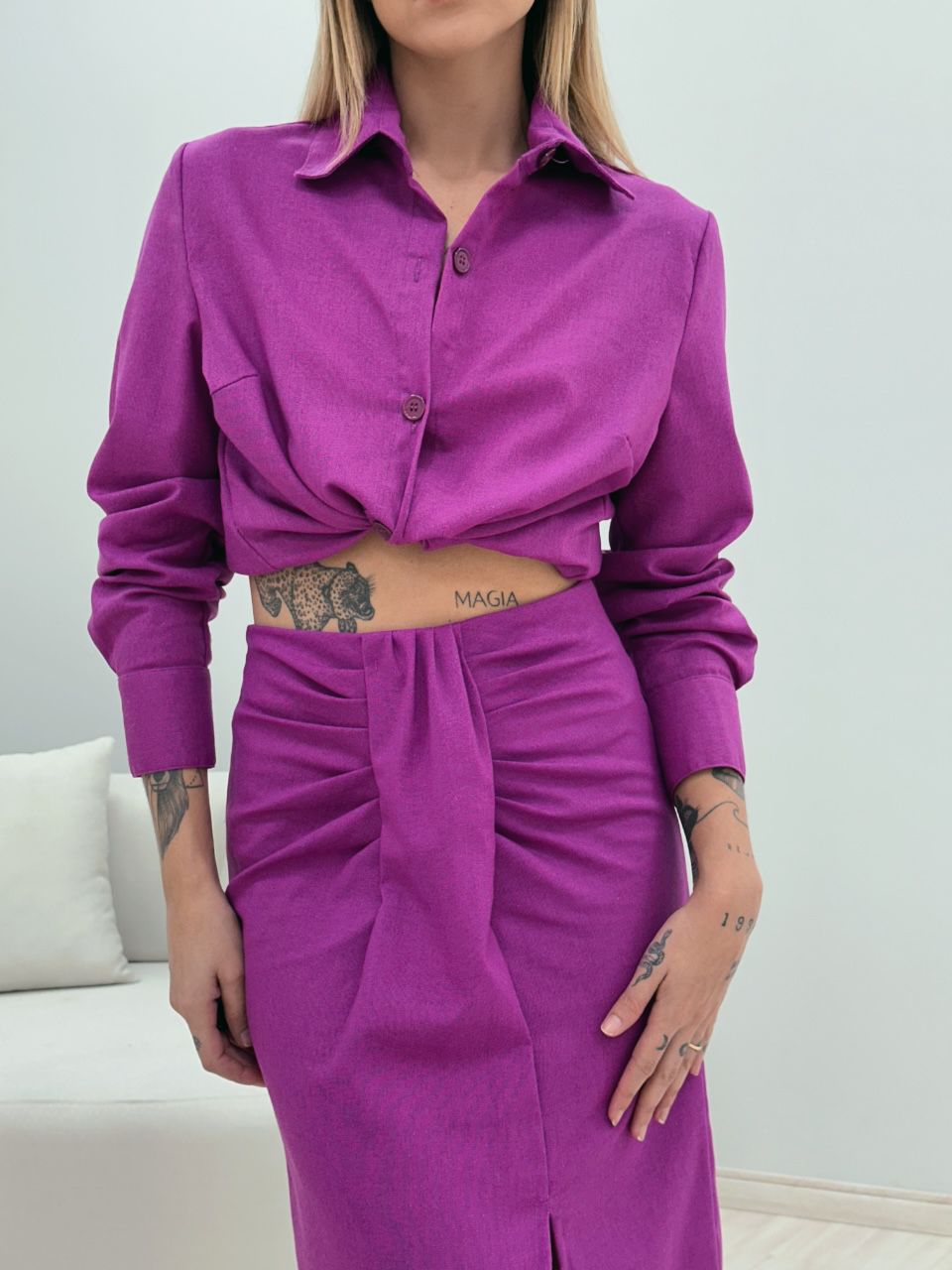 CONJUNTO OLÍVIA SAIA CAMISA FUCSIA