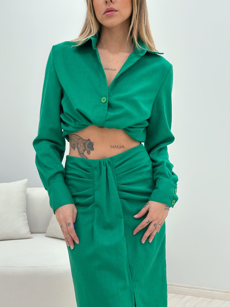 CONJUNTO OLÍVIA SAIA CAMISA VERDE