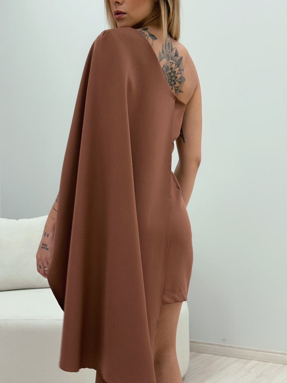 VESTIDO BEATRIZ NULA MANGA MARROM