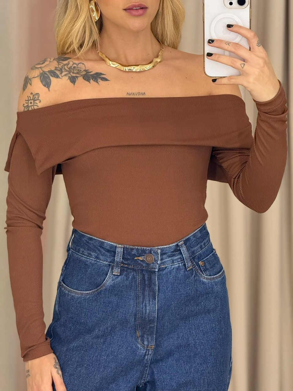BLUSA CARMEN OMBRO A OMBRO MARROM