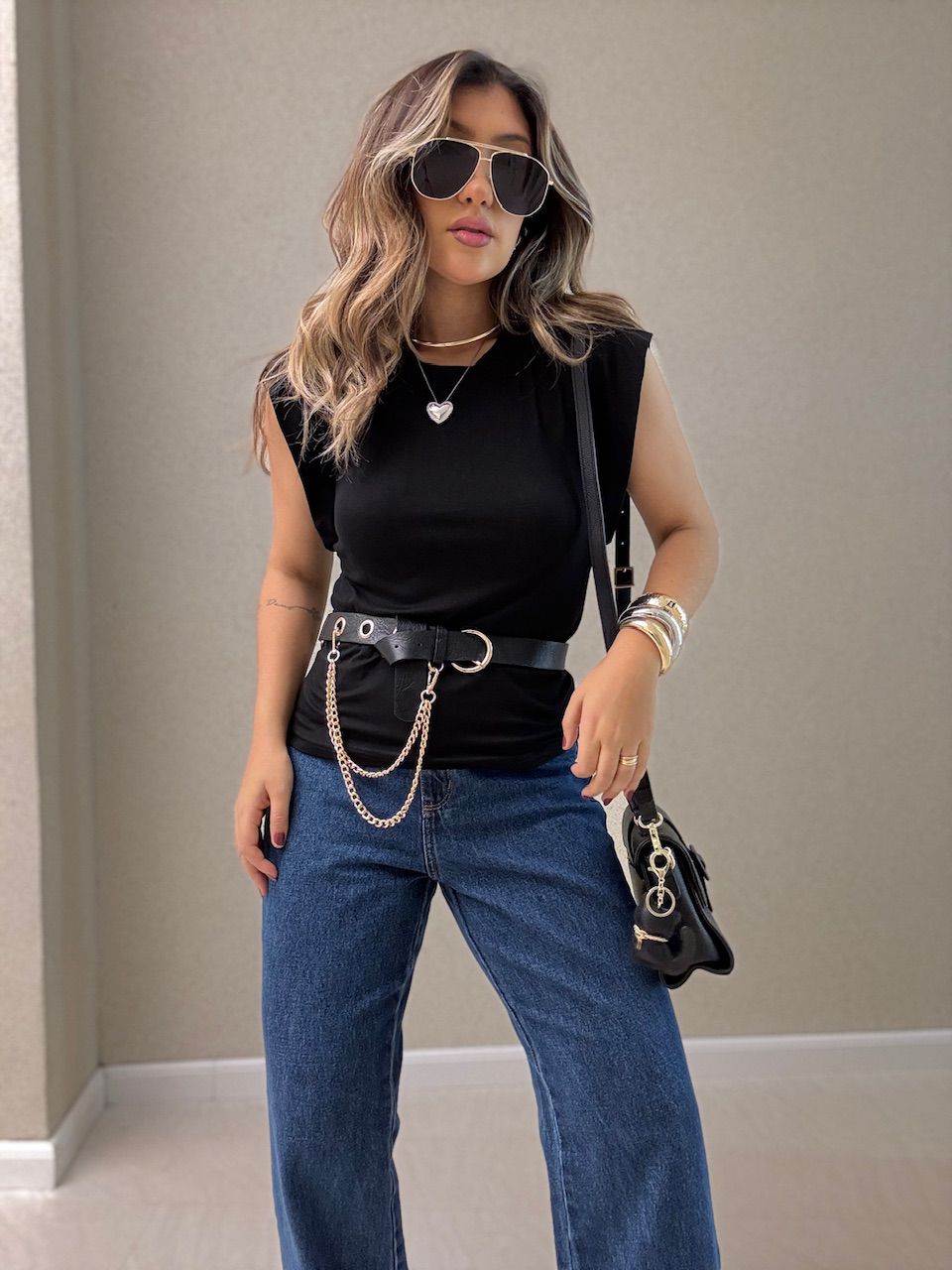 BLUSA BERENICE BASIC PRETA
