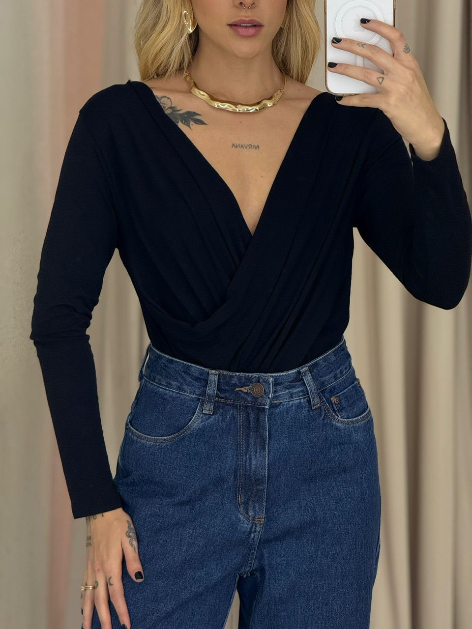 BLUSA THAYLA MANGA LONGA PRETO - 0064760032 - CAROLLA FERRARO