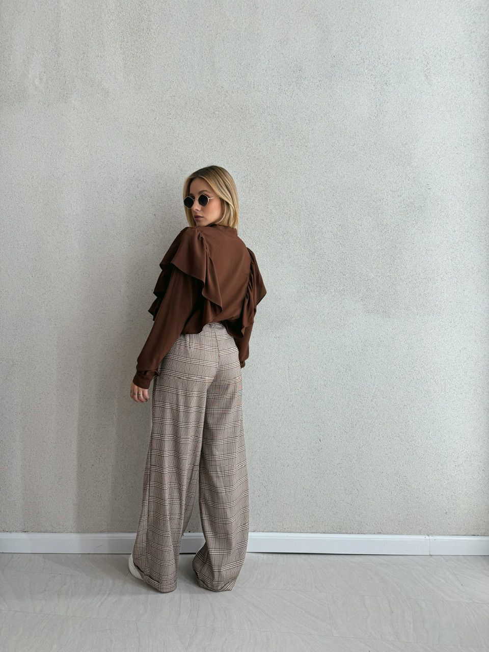 CALÇA XADREZ COM CINTO MARROM