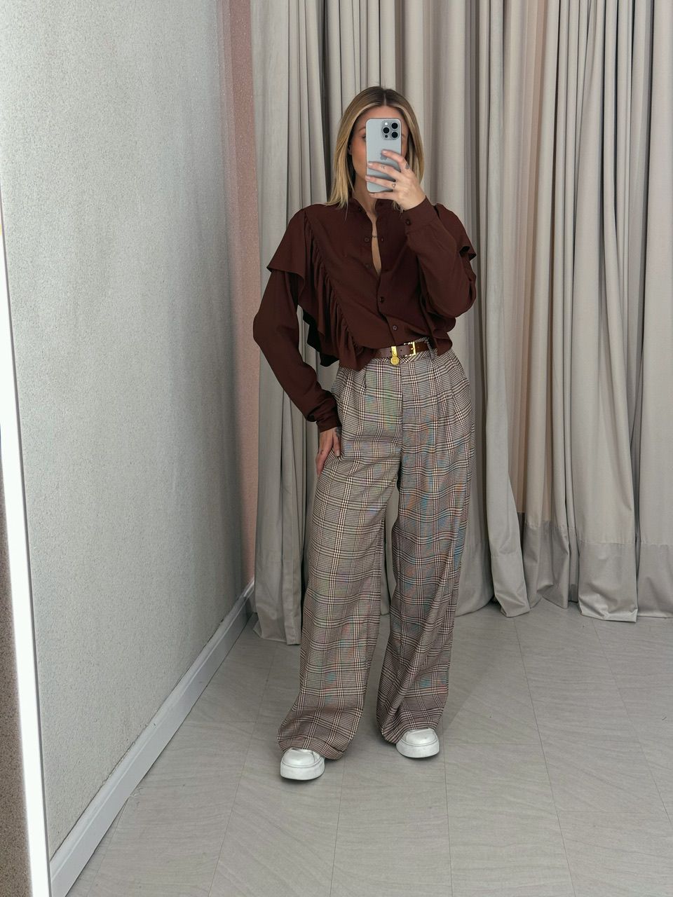CAMISA DALILA BABADO MARROM