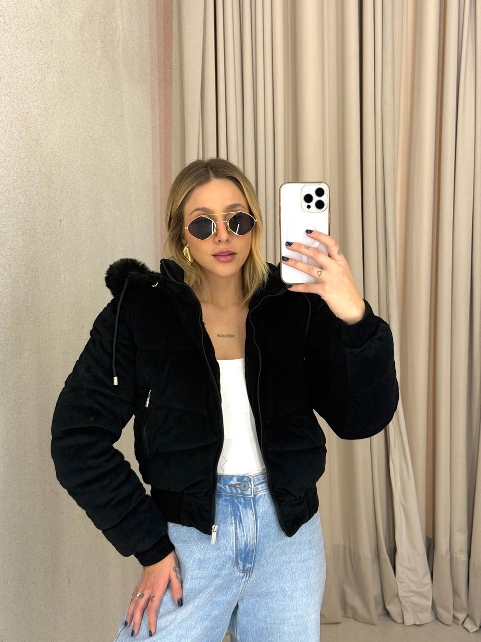 PUFFER BEATRIZ PELINHOS PRETA
