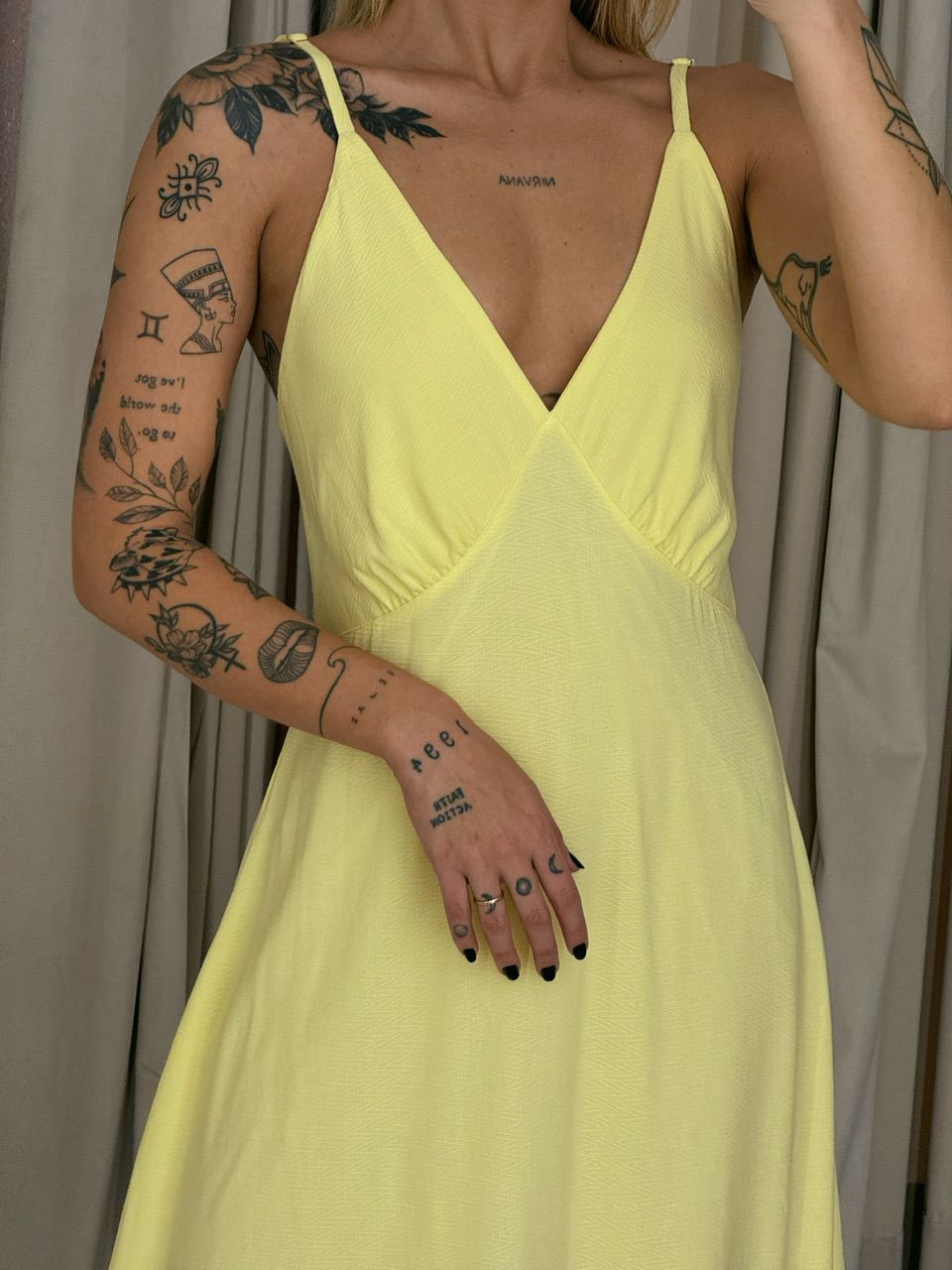 VESTIDO MIDI ALÇA AMARELO