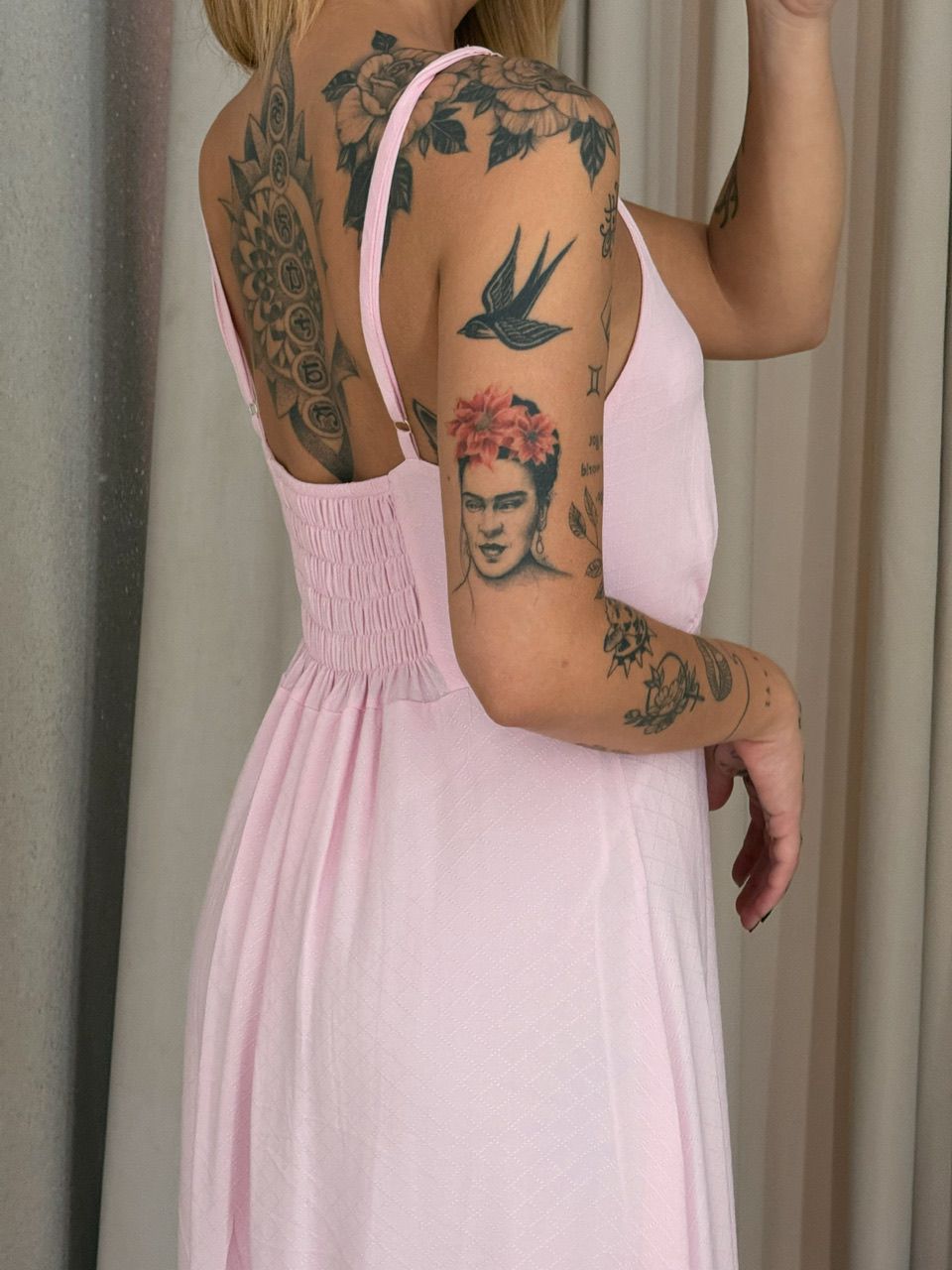 VESTIDO MIDI ALÇA BABY PINK