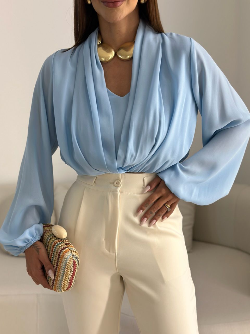 BLUSA LETICIA DECOTE BABY BLUE