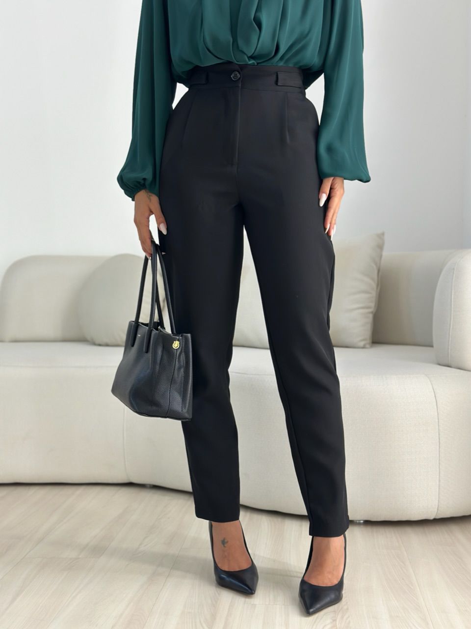 CALÇA ELEONORA SKINNY PRETA - 0068270033 - CAROLLA FERRARO