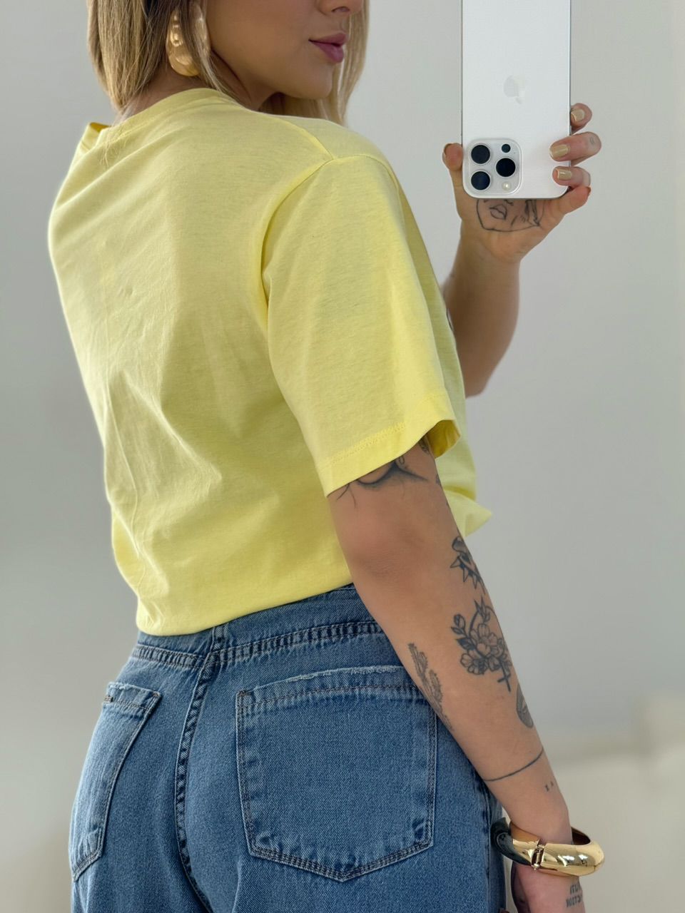 T-SHIRT JÉSSICA ESTAMPADA AMARELA