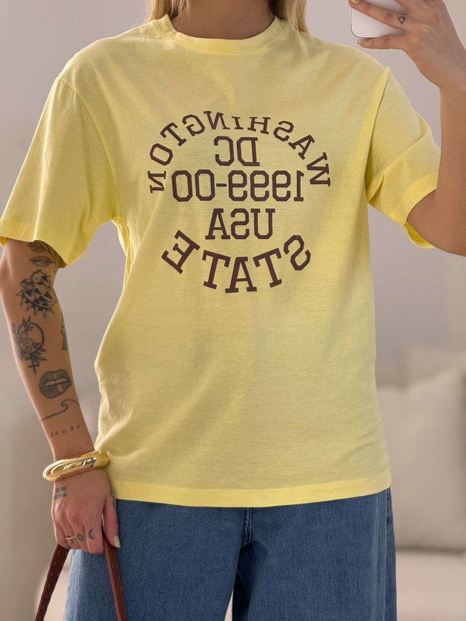 T-SHIRT JÉSSICA ESTAMPADA AMARELA
