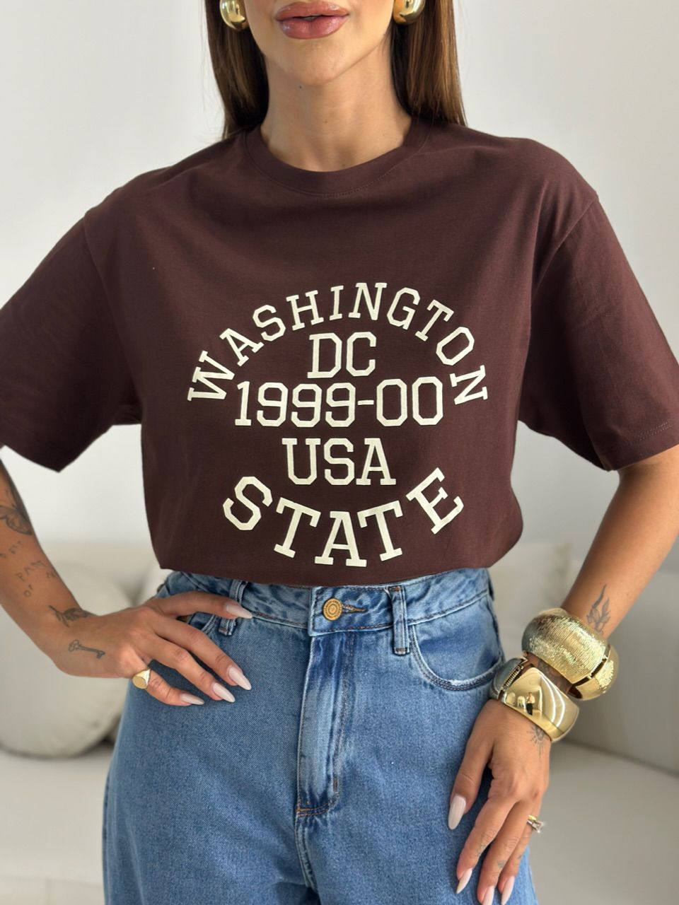 T-SHIRT JÉSSICA ESTAMPADA MARROM