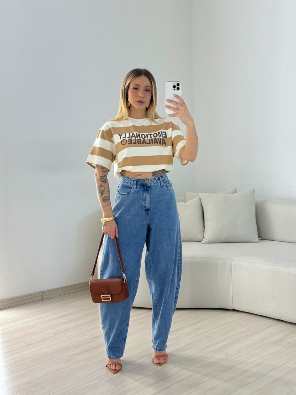 CAMISETÃO BARBÁRA LISTRADO NUDE - 0068240049 - CAROLLA FERRARO