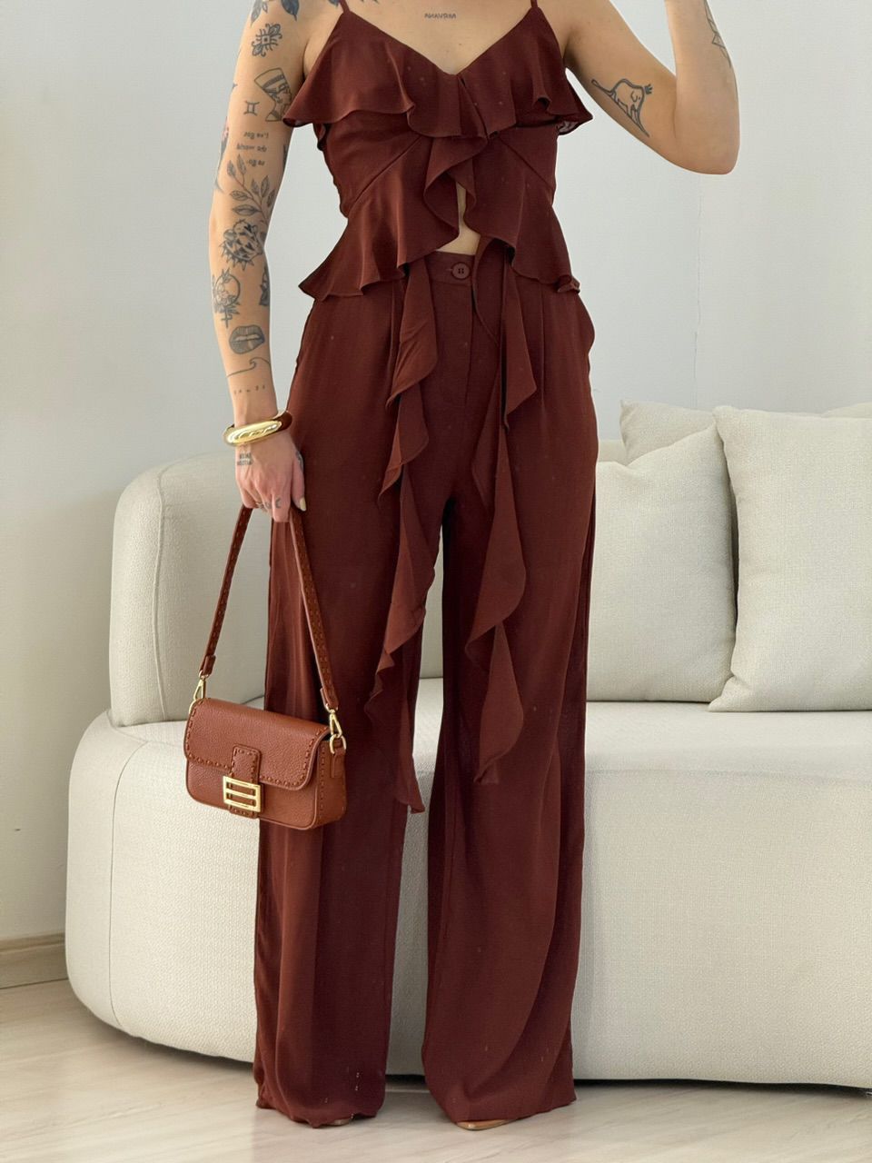 CONJUNTO CINDY BABADO MARROM