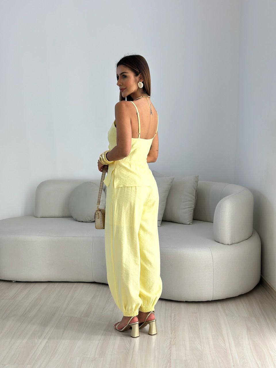 MACACÃO TALITA SOBREPOSIÇÃO AMARELO