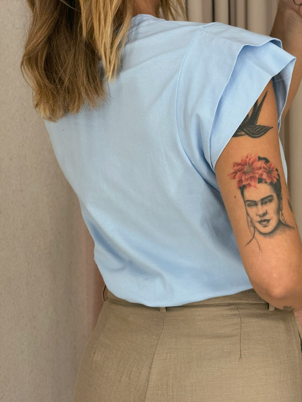 BLUSA MAYA DETALHE MANGA AZUL