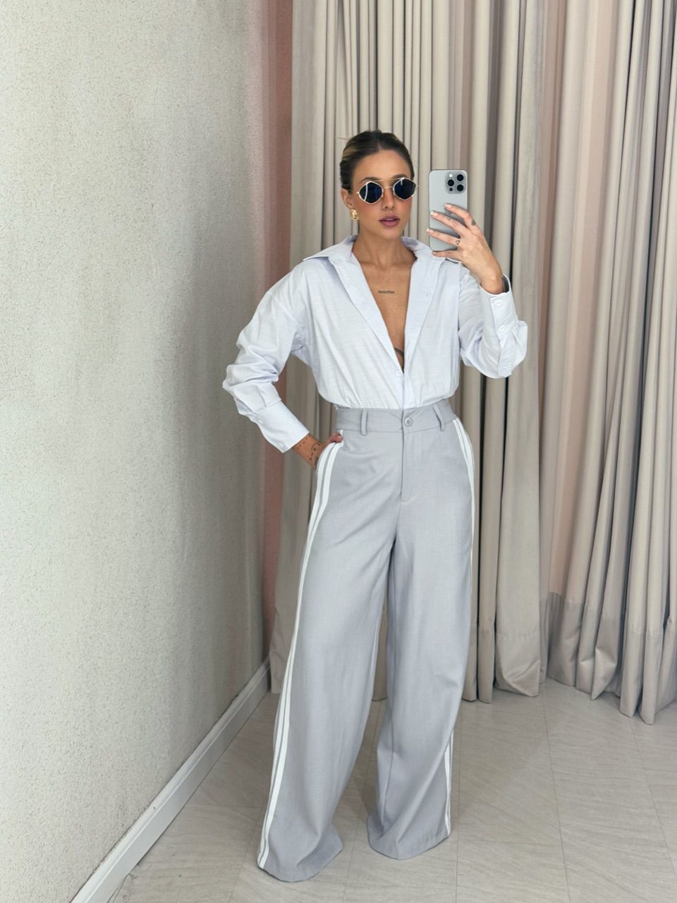 CALÇA KATHERINE LISTRAS Cinza