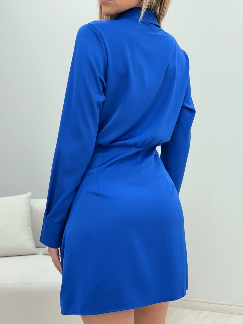 VESTIDO ACETINADO MANGA LONGA AZUL