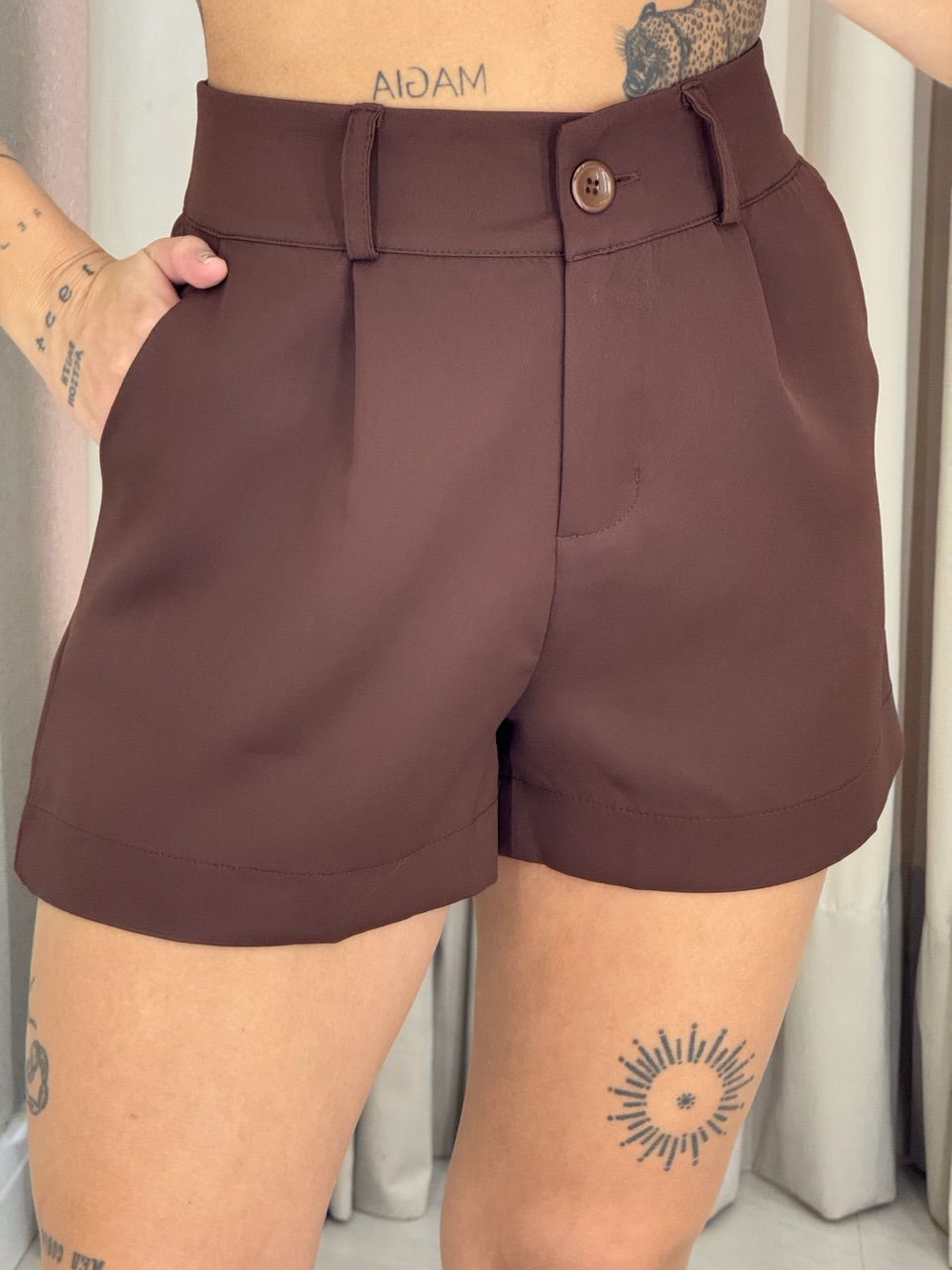 CONJUNTO ROSELI SHORT MARROM