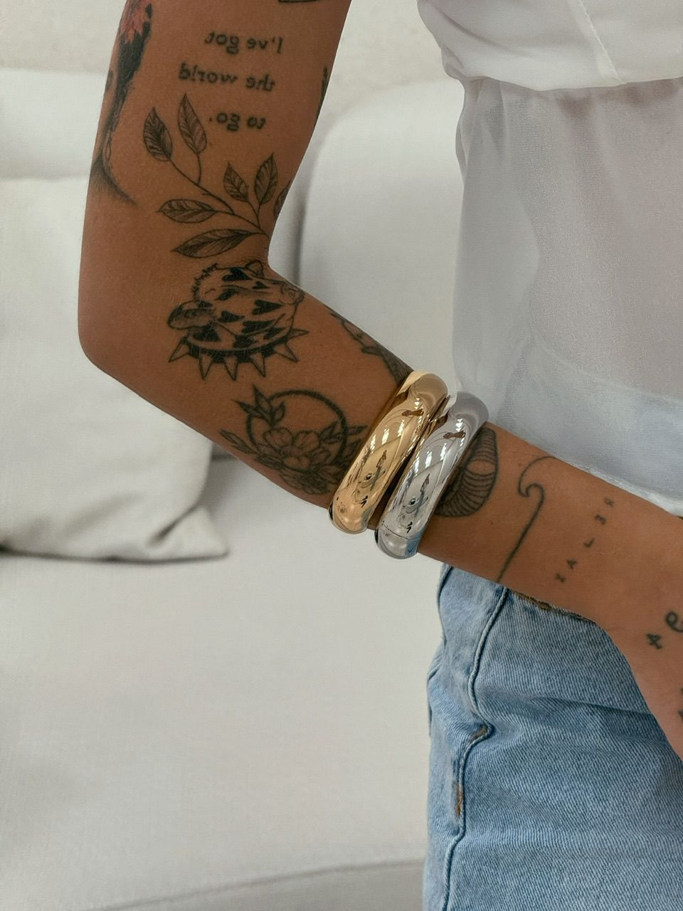 BRACELETE MAVI FINO DOURADO