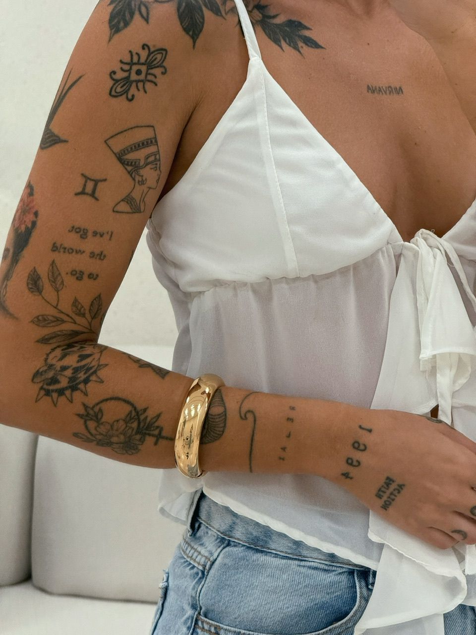 BRACELETE MAVI FINO DOURADO