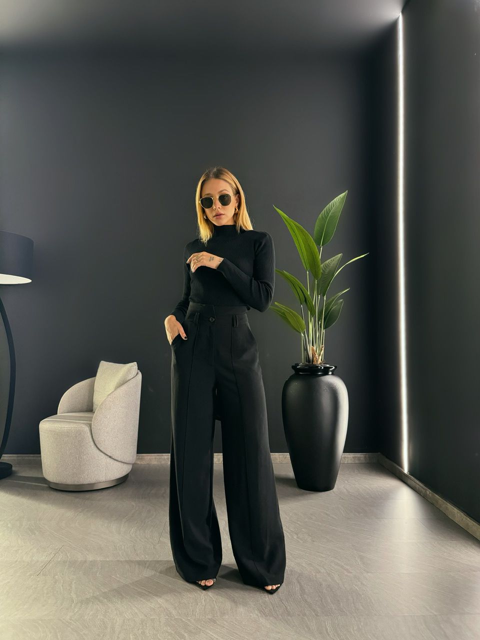 CALÇA OLIVIA PANTALONA PRETA - 0052590033 - CAROLLA FERRARO