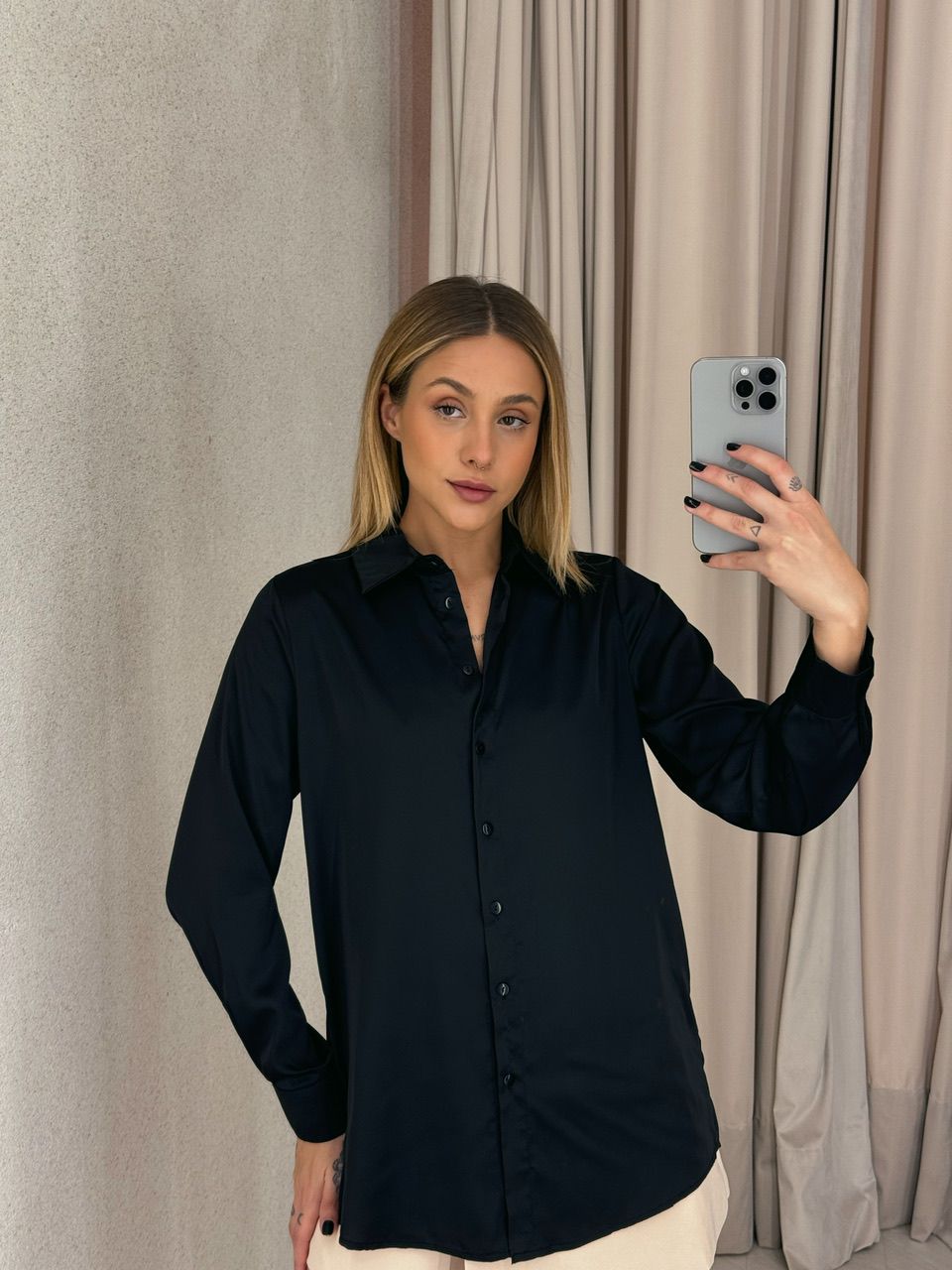 CAMISA ACETINADA PRETA