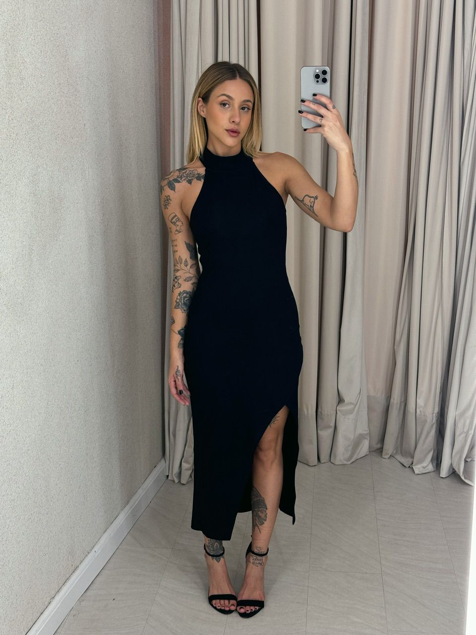 VESTIDO FÁTIMA MIDI FENDA PRETO