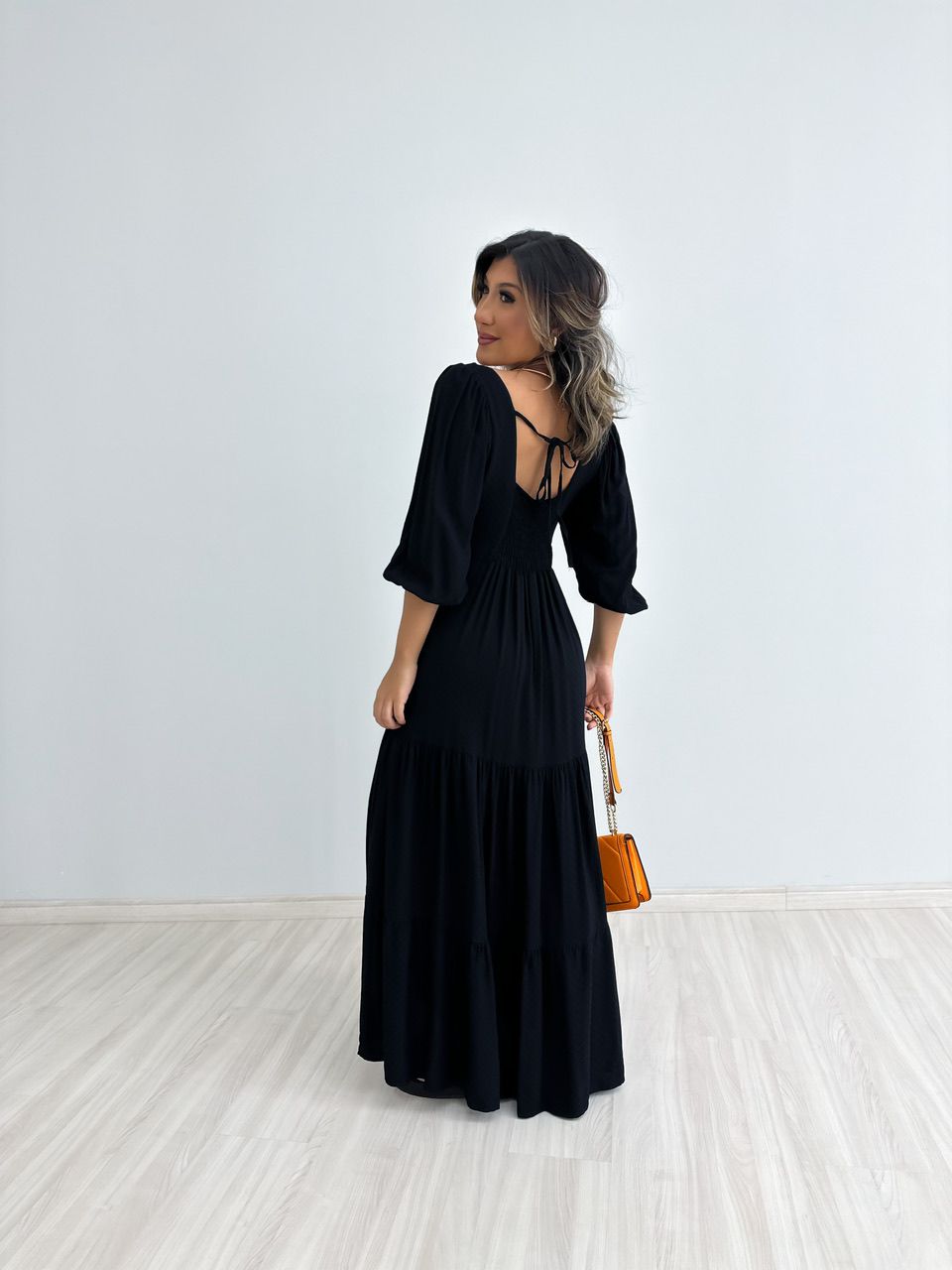 VESTIDO RAQUEL LISO PRETO