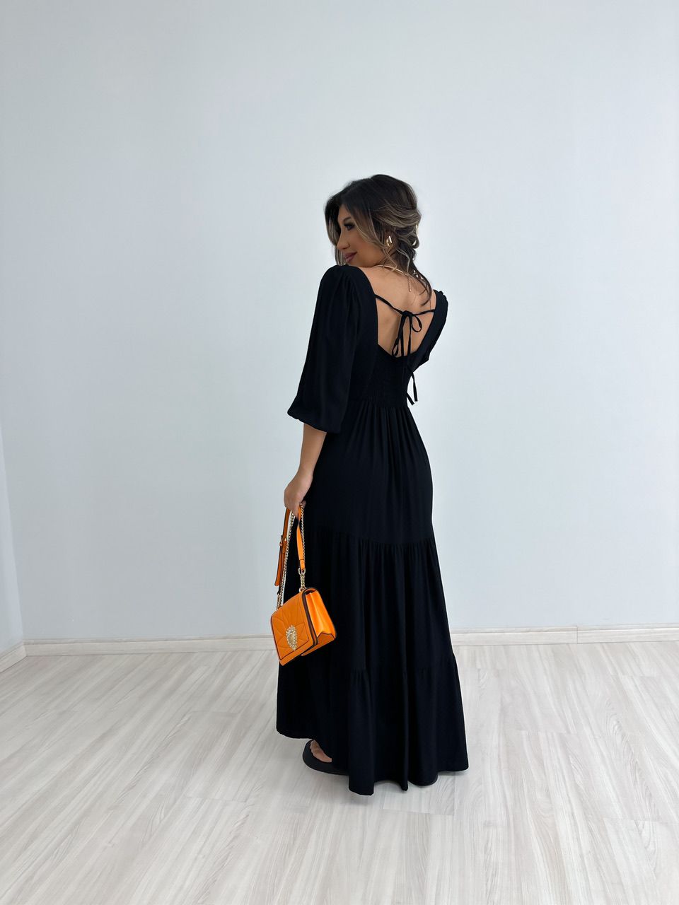 VESTIDO RAQUEL LISO PRETO