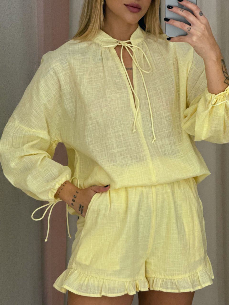 CONJUNTO STEFANI BATA AMARELO