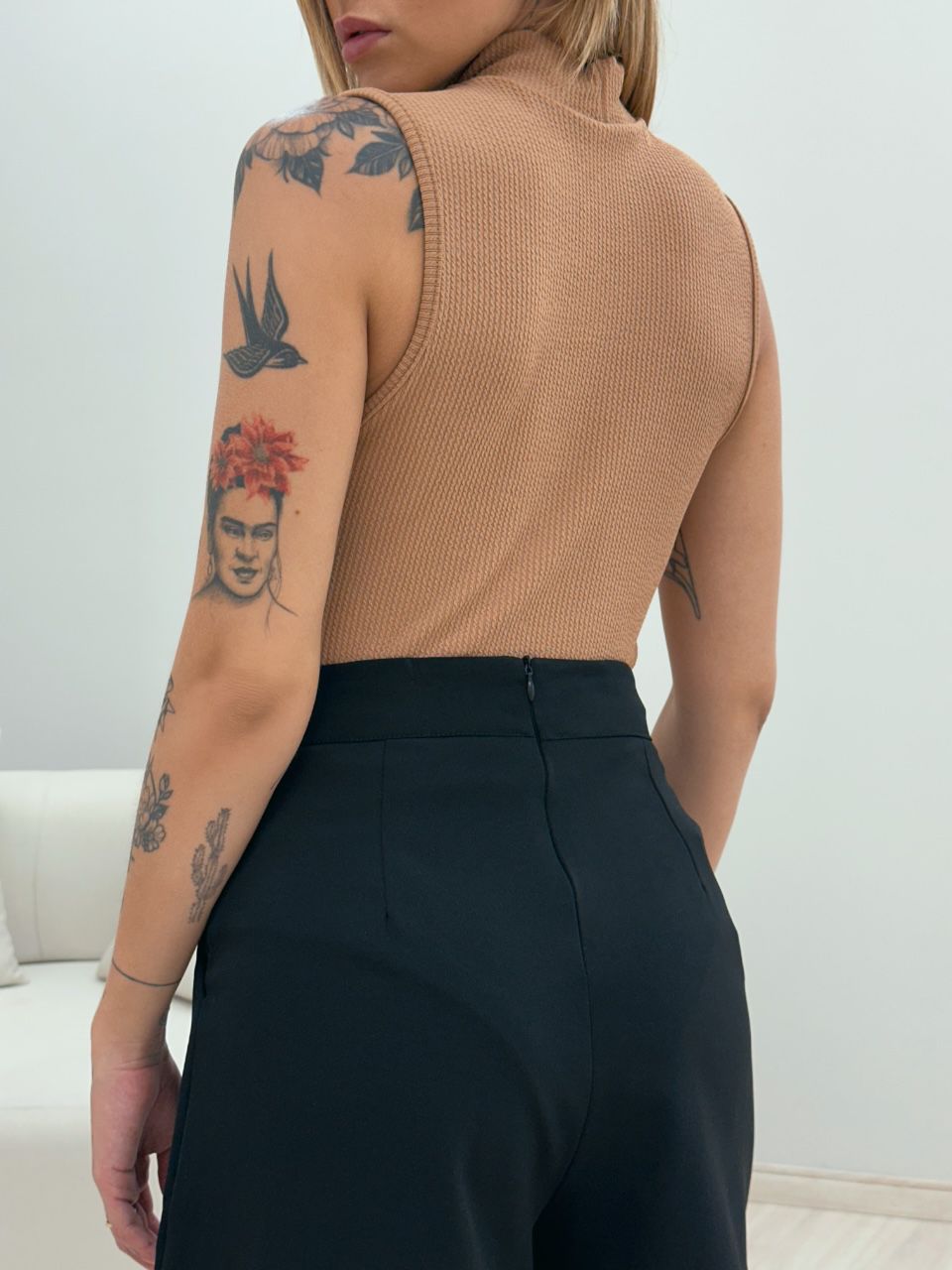 BODY GOLA ALTA NUDE
