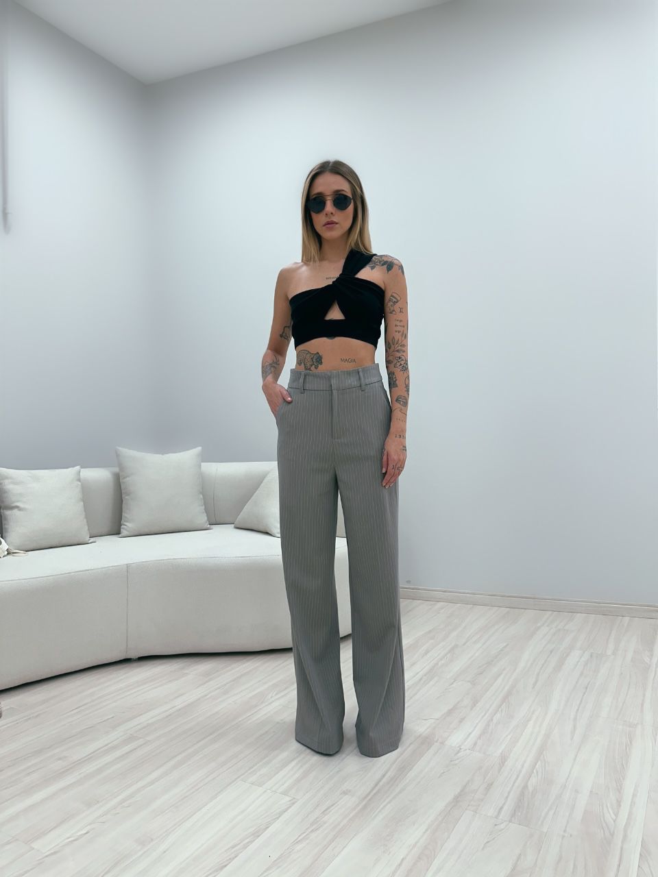 CALÇA RISCA DE GIZ PANTALONA CAQUI