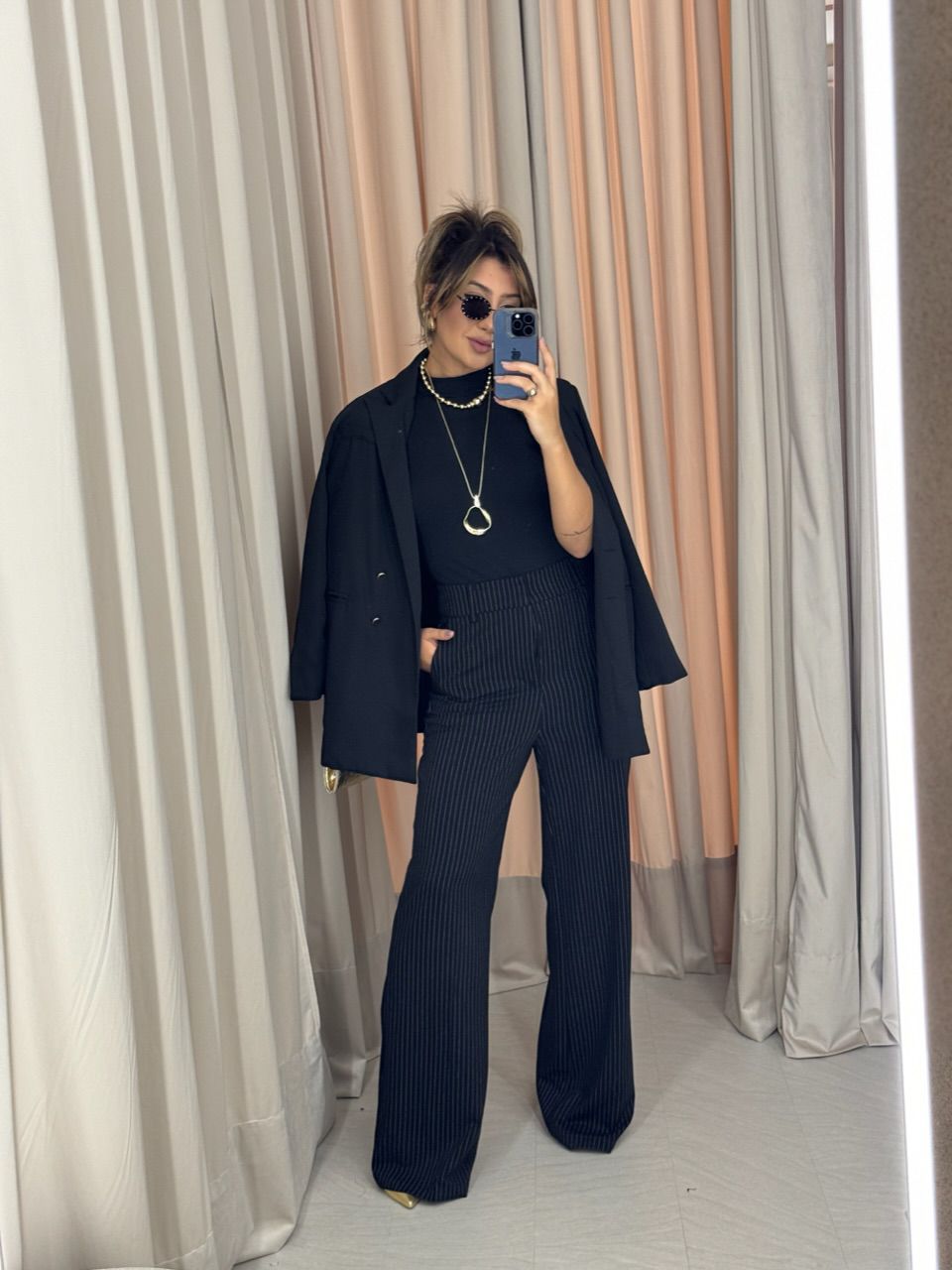 CALÇA RISCA DE GIZ PANTALONA PRETA
