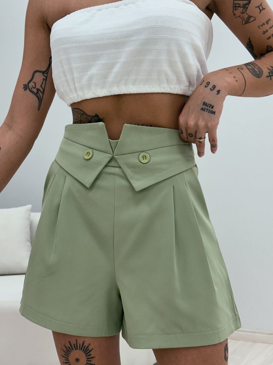 SHORT DANIELA ALFAIATARIA PISTACHE