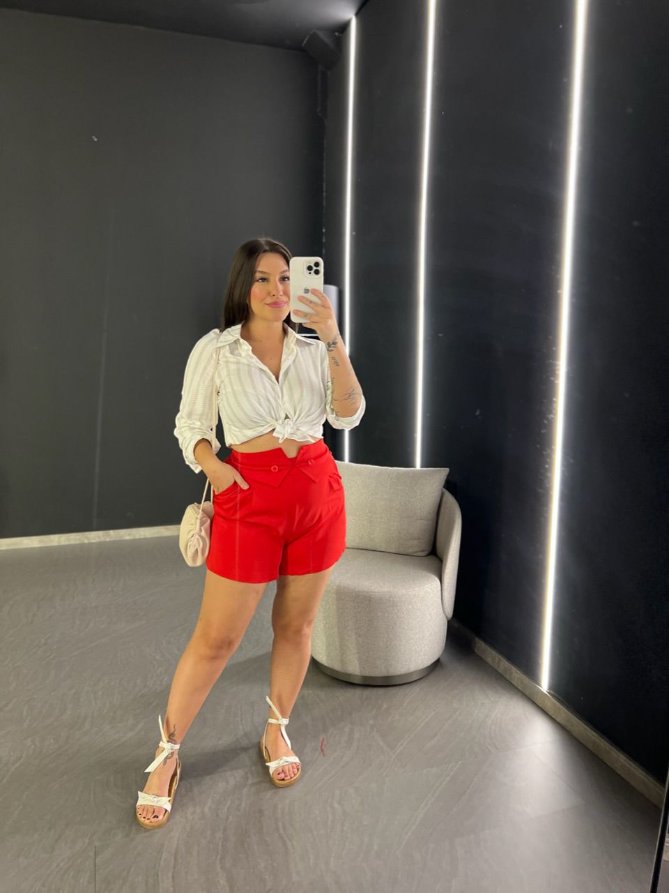 SHORT DANIELA ALFAIATARIA VERMELHO