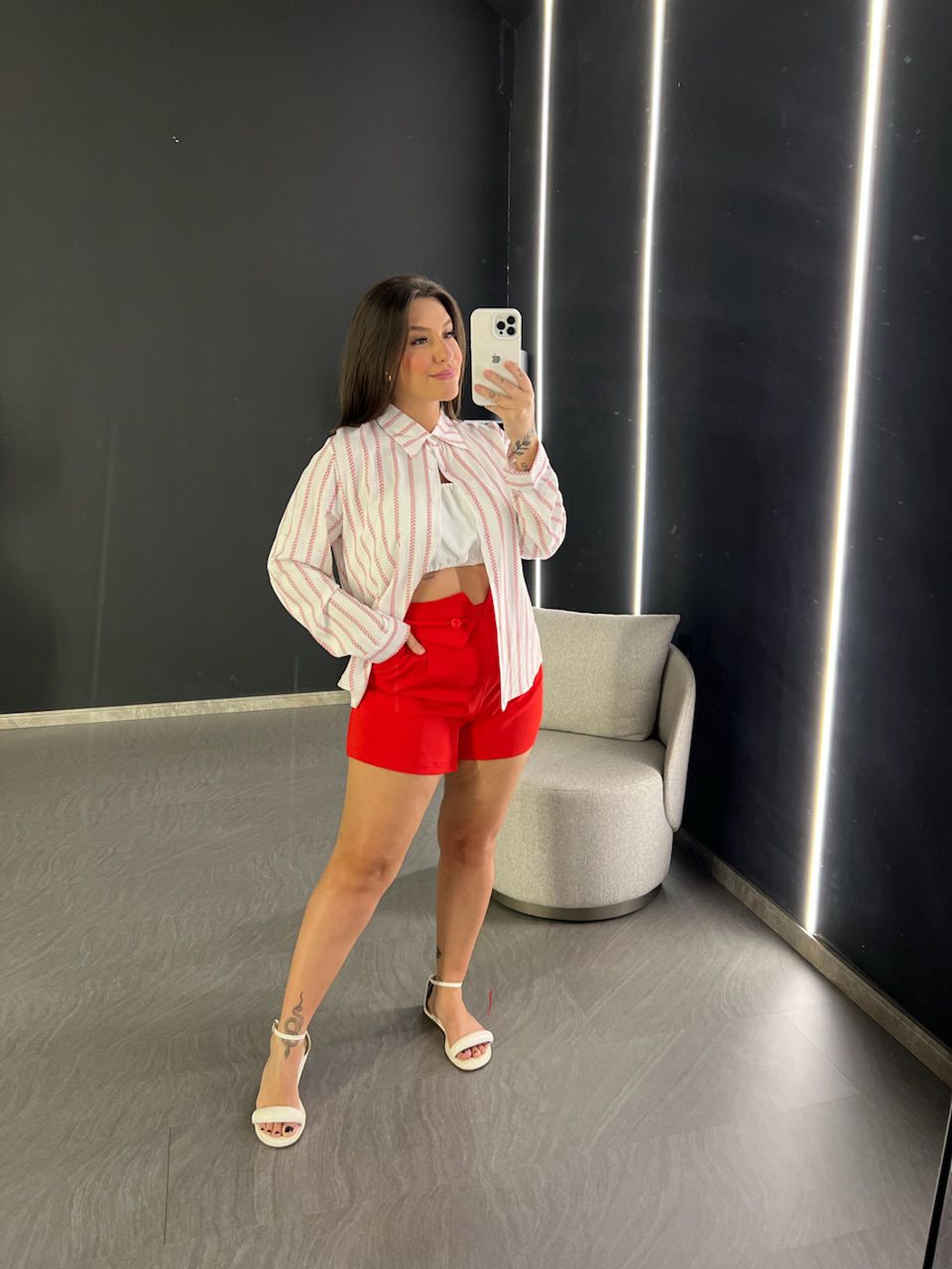 SHORT DANIELA ALFAIATARIA VERMELHO