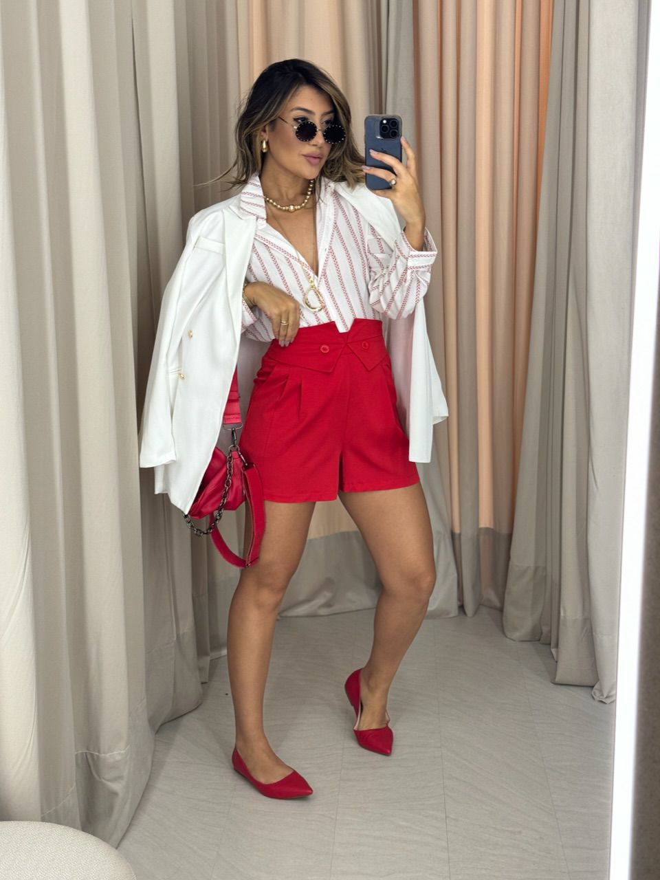 SHORT DANIELA ALFAIATARIA VERMELHO